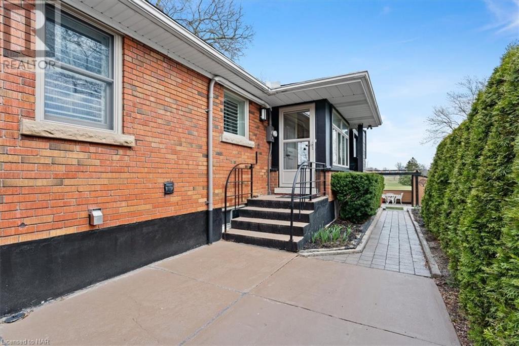 111 Riverdale Drive, St. Catharines, Ontario  L2R 4C1 - Photo 6 - 40564541