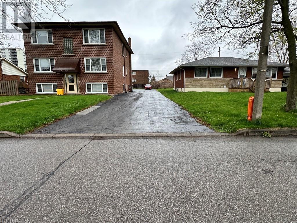 Unit#2  9 Masterson Drive, St. Catharines, Ontario  L2T 3N9 - Photo 3 - 40578248