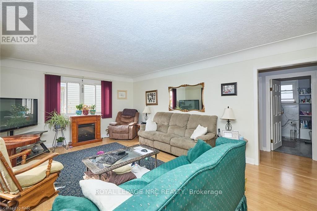 725 South Pelham Road, Welland, Ontario  L3C 3C9 - Photo 11 - X9413435