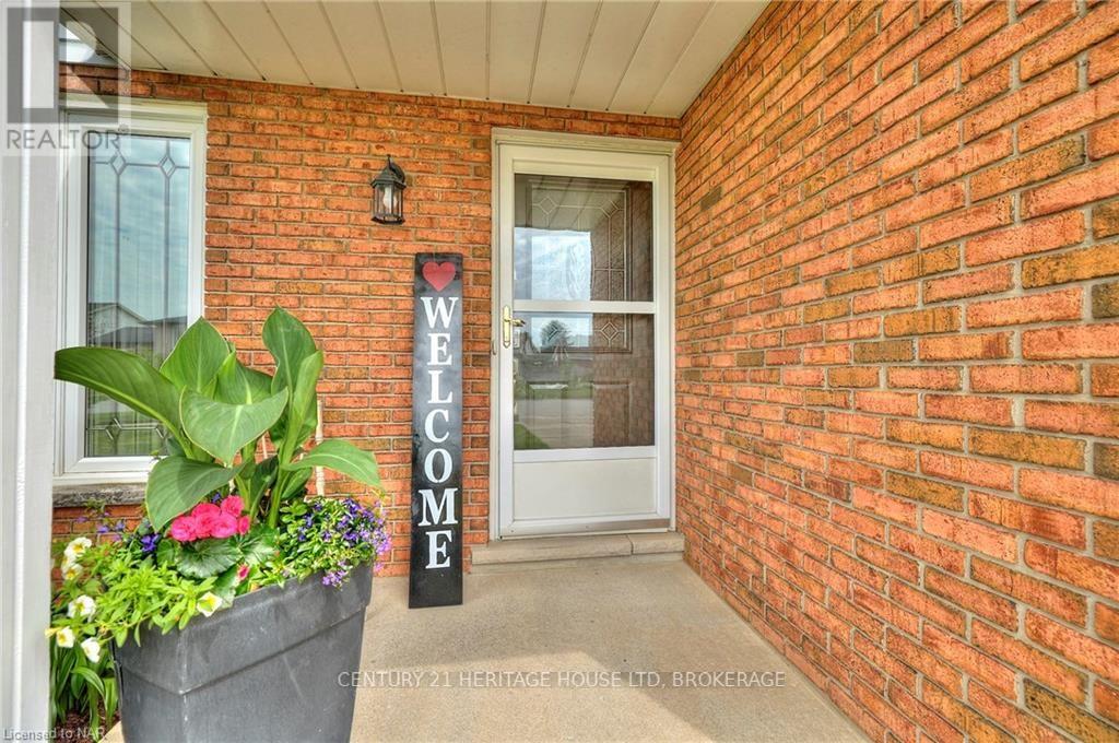 7 Huntington Lane, St. Catharines, Ontario  L2S 3J5 - Photo 4 - X9413576