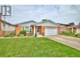 7 HUNTINGTON LANE, St. Catharines, Ontario