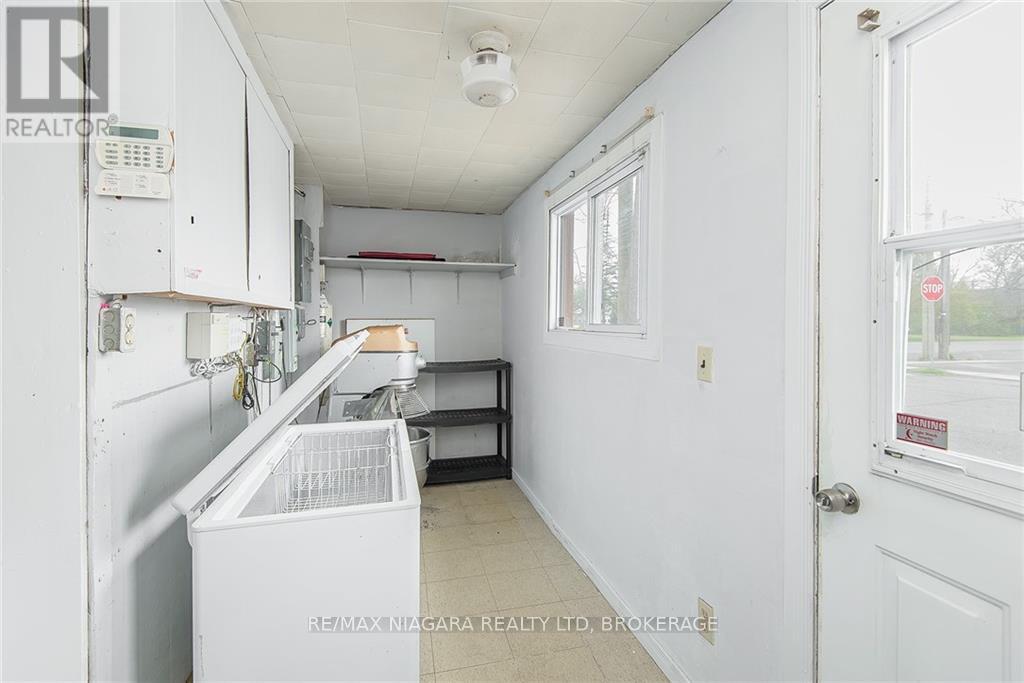 1206 Dominion Road, Fort Erie, Ontario  L2A 1H5 - Photo 11 - X8326318