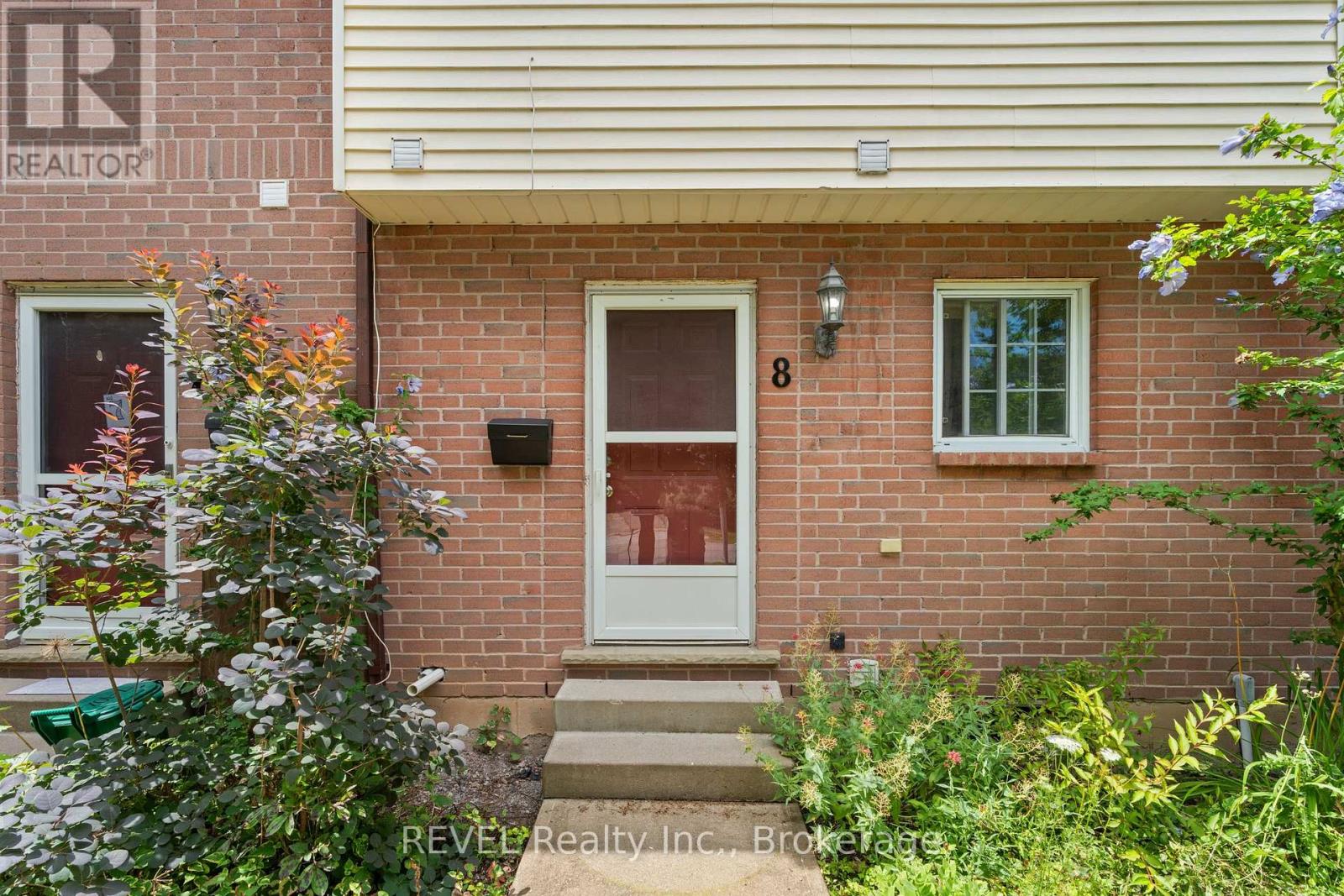 8 - 102 Silvan Drive, Welland, Ontario  L3C 6C3 - Photo 1 - X9049749