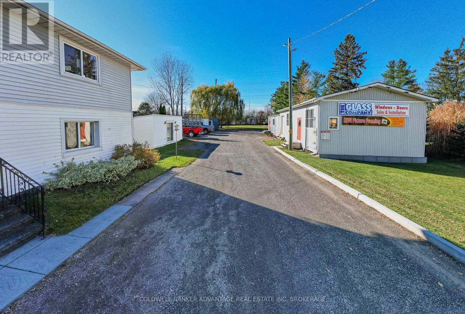 1563 Thompson Road, Fort Erie, Ontario  L2A 5M4 - Photo 2 - X10428395