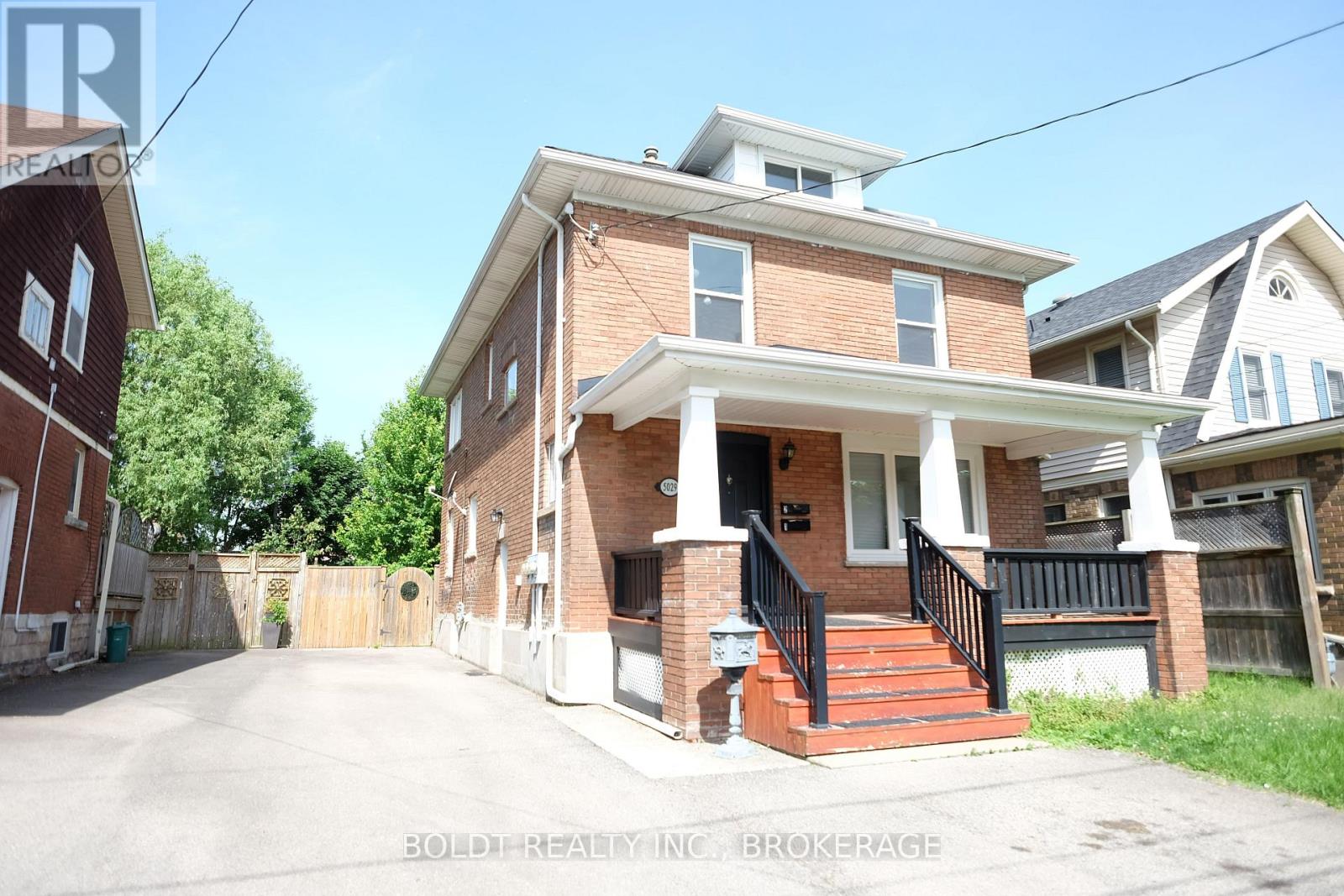 2 - 5029 Fourth Avenue, Niagara Falls, Ontario  L2E 4P5 - Photo 1 - X10431870