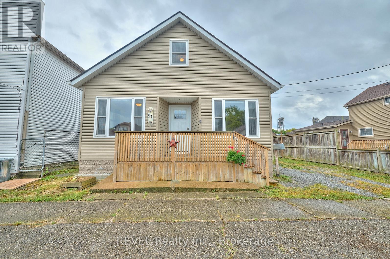 91 Bell Street, Port Colborne, Ontario  L3K 1H7 - Photo 1 - X9346797