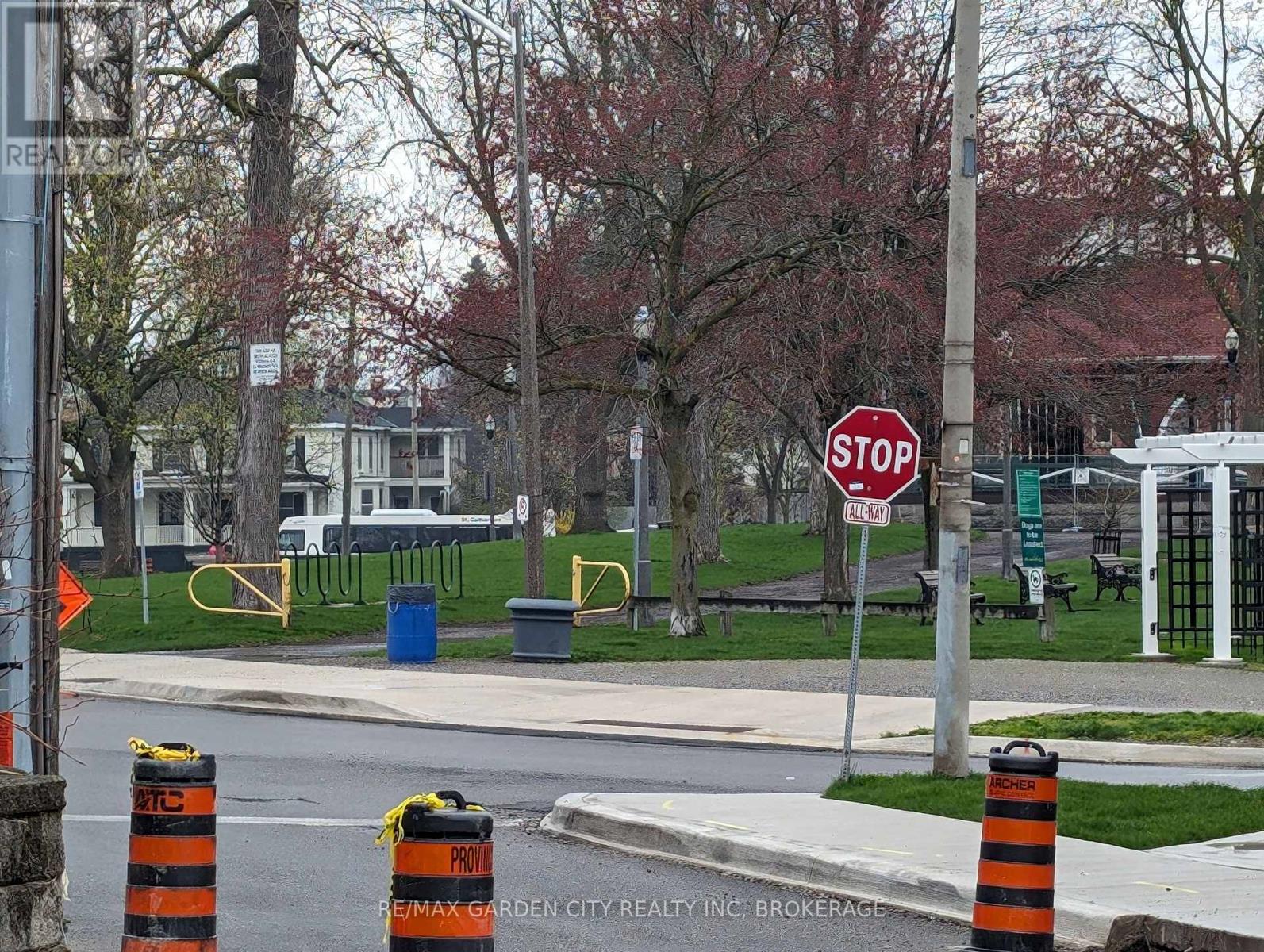 28 Lake Street, St. Catharines, Ontario  L2R 5W6 - Photo 24 - X8263900