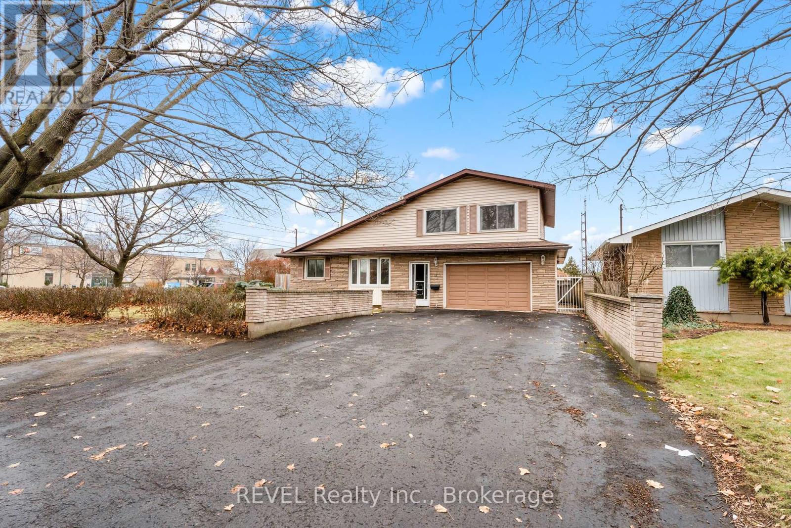 1 Prince Edward Drive, St. Catharines, Ontario  L2N 3G9 - Photo 1 - X11898078