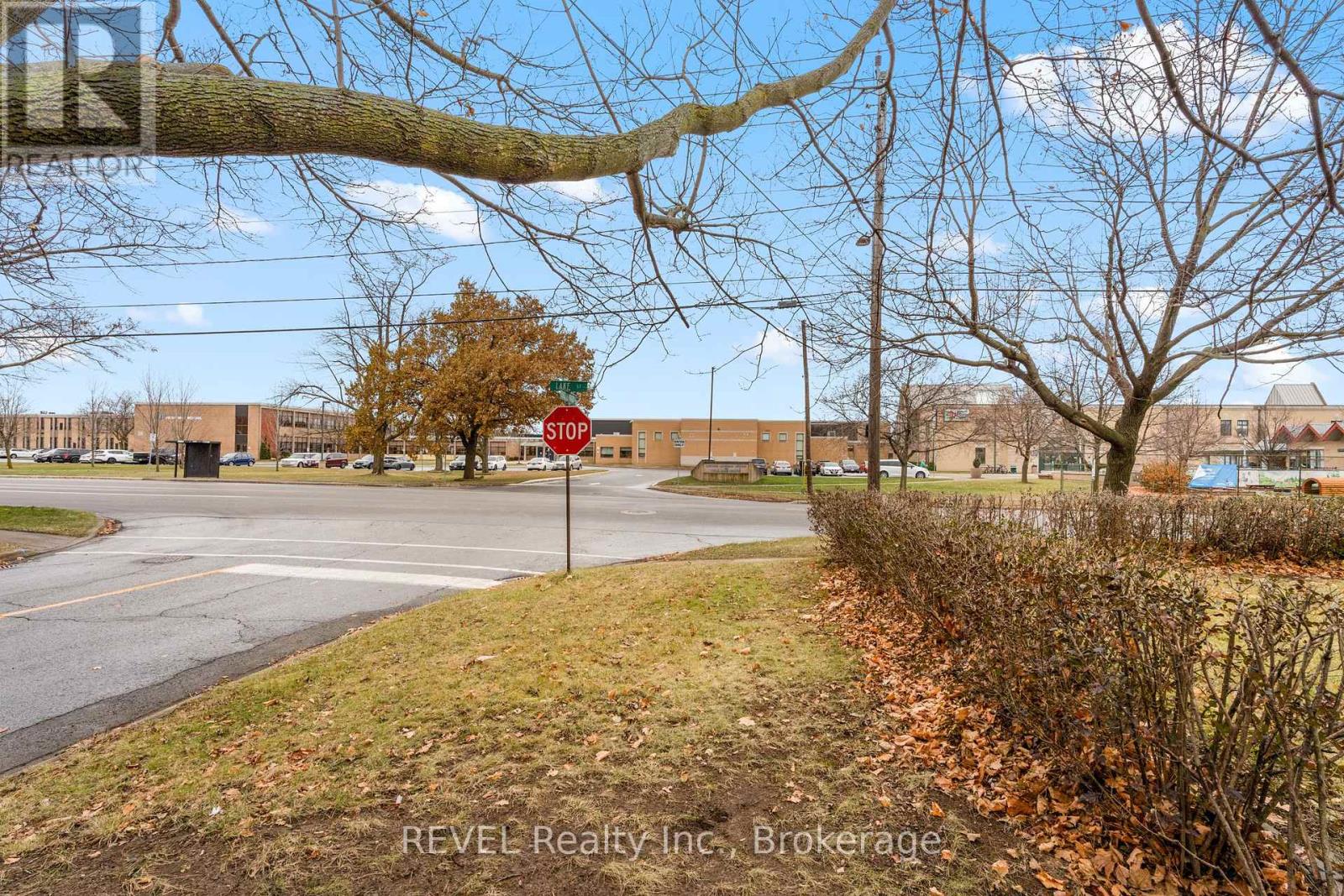 1 Prince Edward Drive, St. Catharines, Ontario  L2N 3G9 - Photo 3 - X11898078