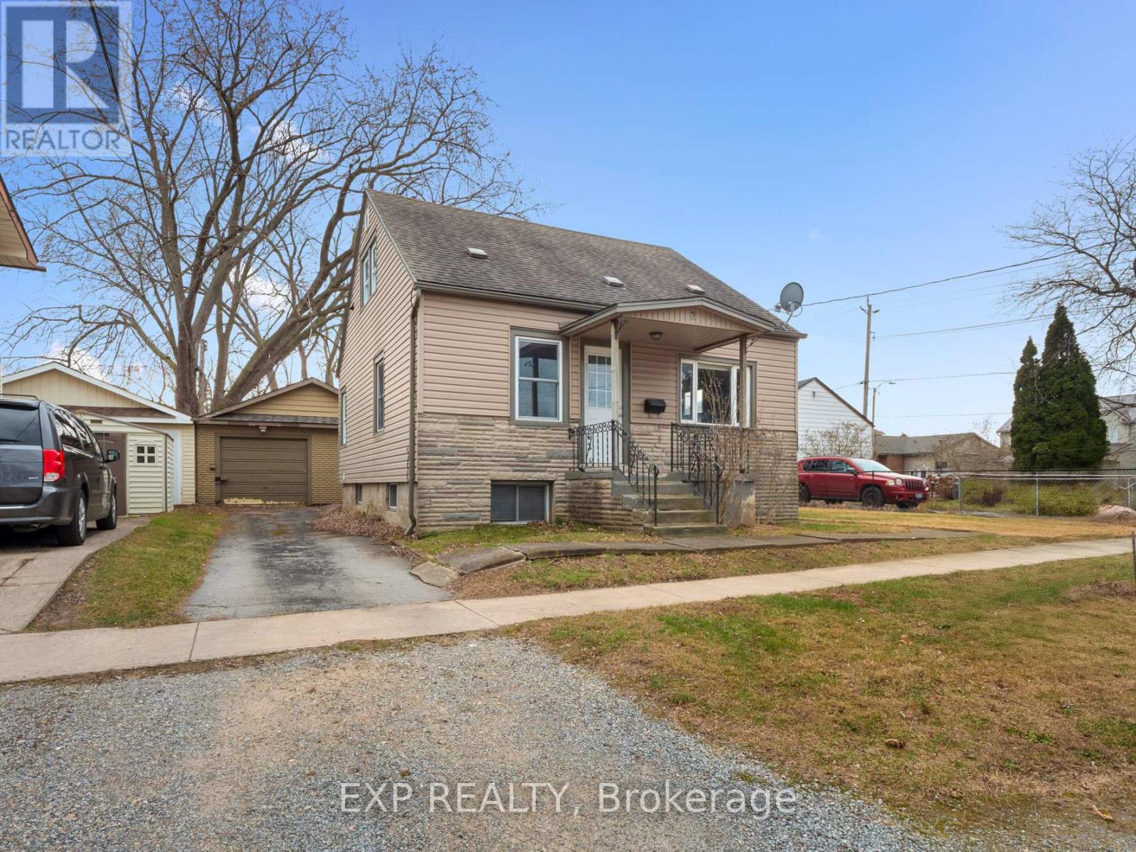 2 Alice Street, St. Catharines, Ontario  L2R 1L5 - Photo 1 - X11899050