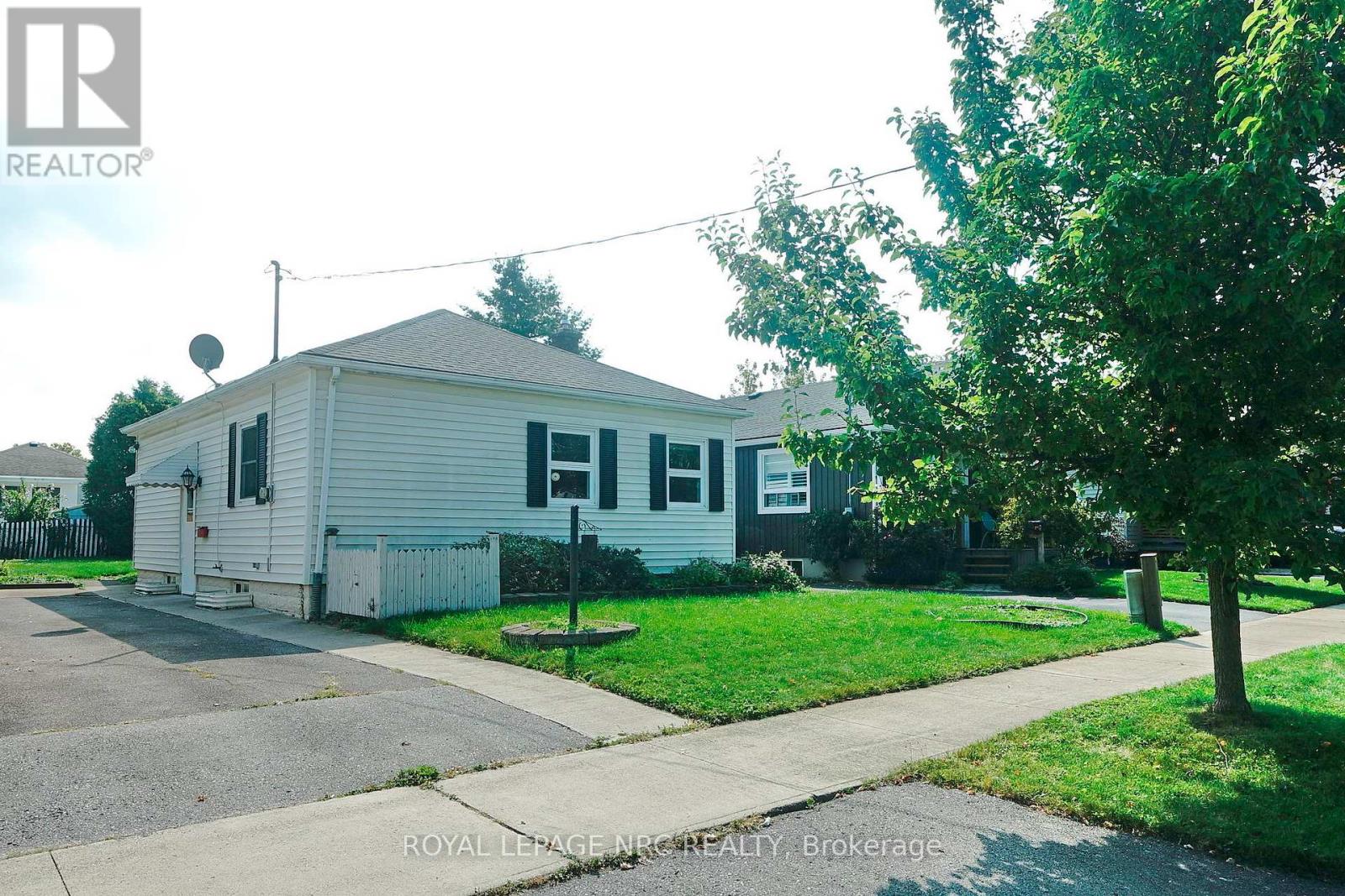 27 Barton Street, St. Catharines, Ontario  L2S 2W2 - Photo 3 - X11899871