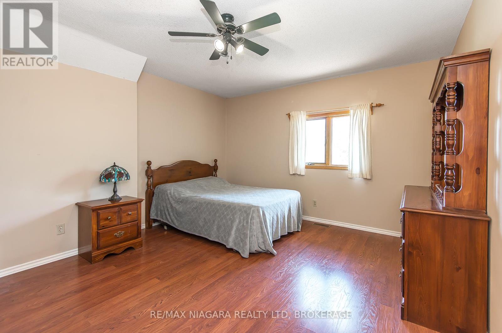 140 Lakeshore Road, Fort Erie, Ontario  L2A 1B2 - Photo 47 - X11995455