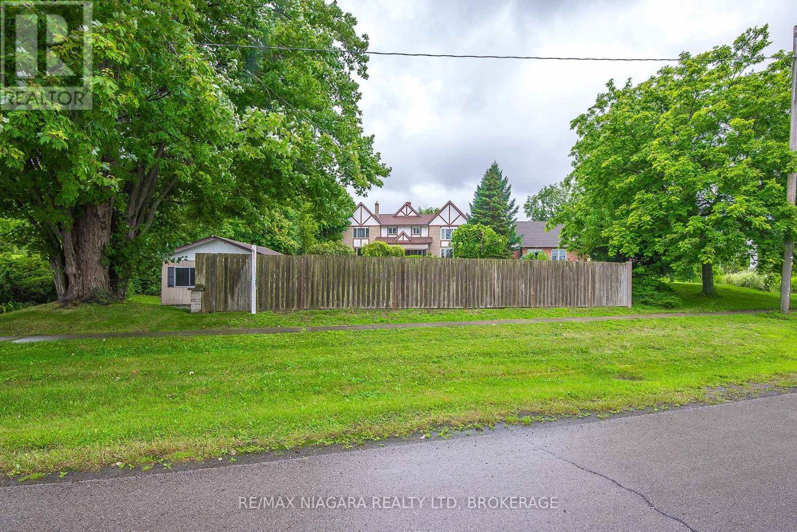 140 Lakeshore Road, Fort Erie, Ontario  L2A 1B2 - Photo 8 - X11995455