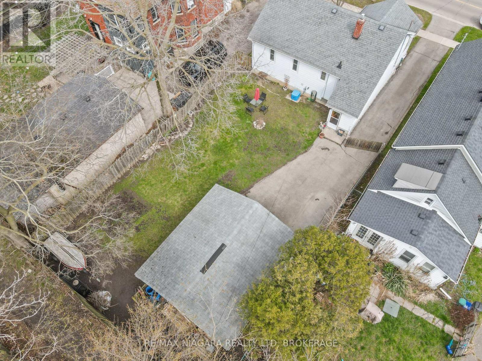 215 Phipps Street, Fort Erie, Ontario  L2A 2V4 - Photo 24 - X12103583