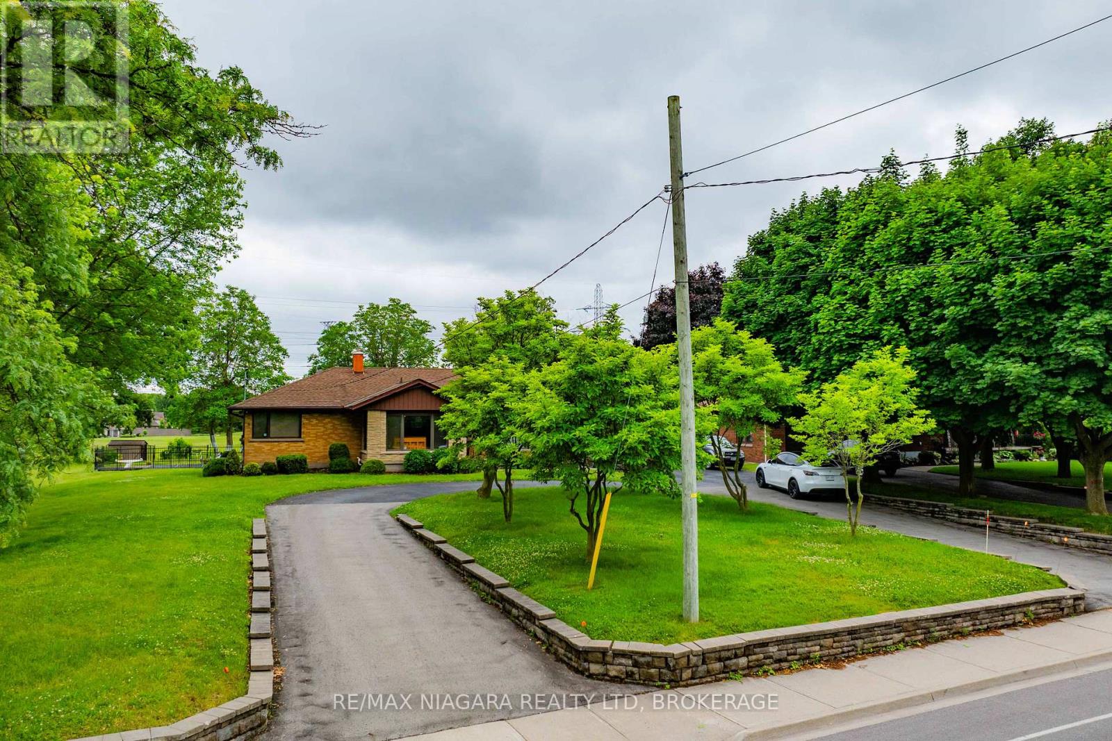 6378 Mountain Road, Niagara Falls, Ontario  L2E 6S4 - Photo 1 - X12165007