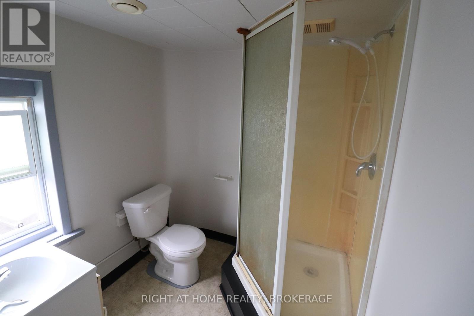 36 Nickel Street, Port Colborne, Ontario  L3K 1B2 - Photo 11 - X12316262