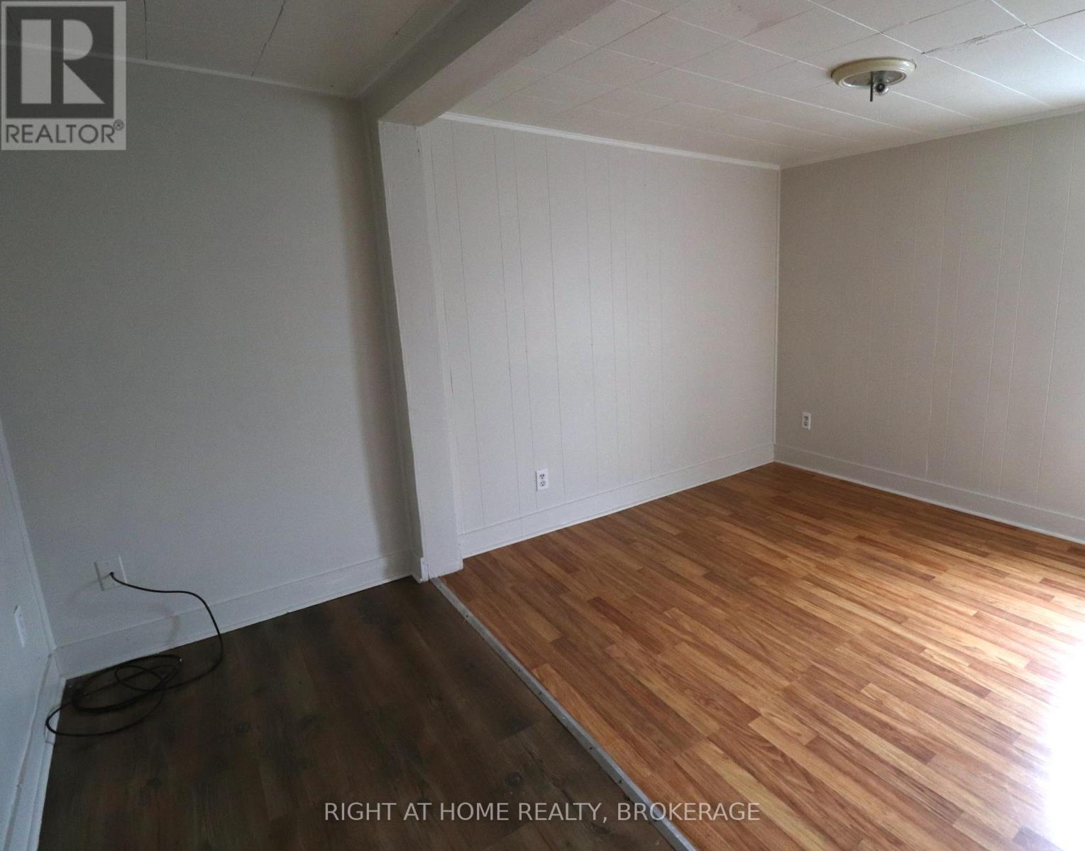 36 Nickel Street, Port Colborne, Ontario  L3K 1B2 - Photo 12 - X12316262