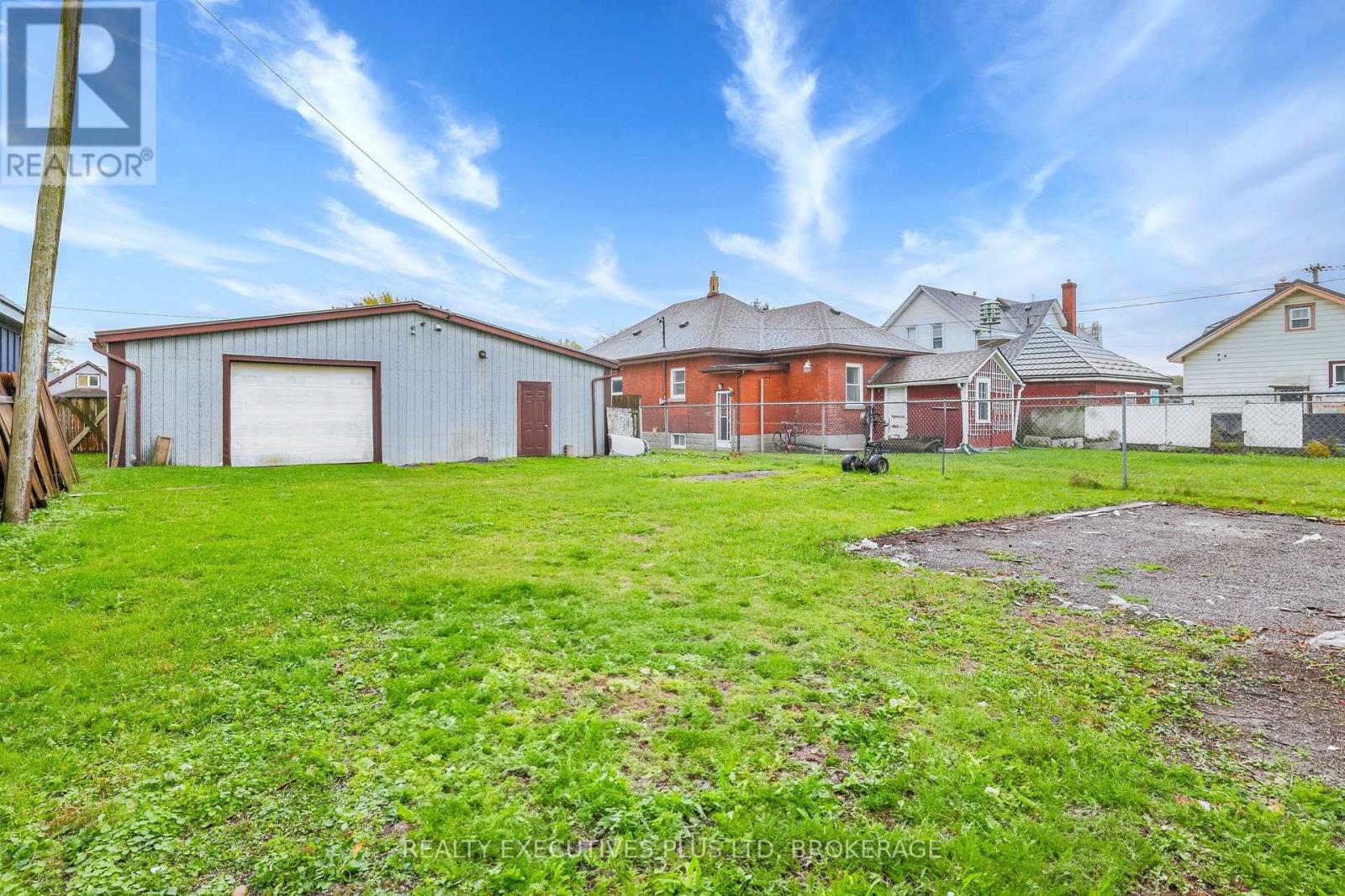 134 Frazer Street, Port Colborne, Ontario  L3K 1E5 - Photo 3 - X12477694