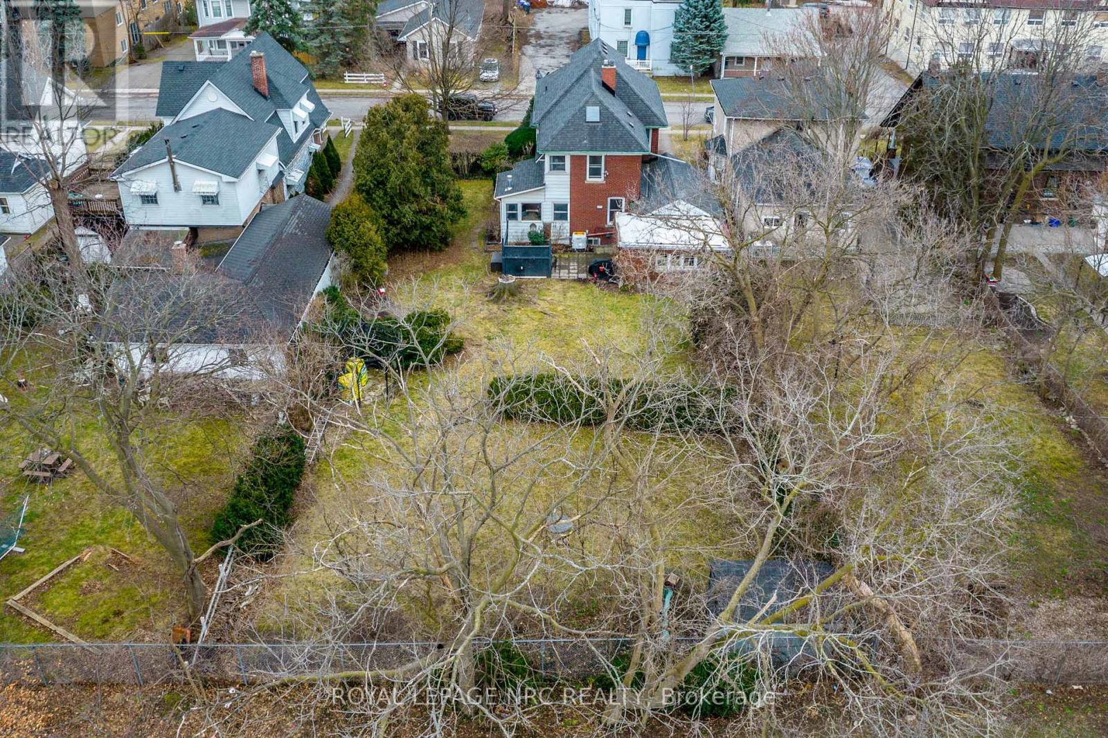 6107 Barker Street, Niagara Falls, Ontario  L2G 1Y5 - Photo 2 - X12594982