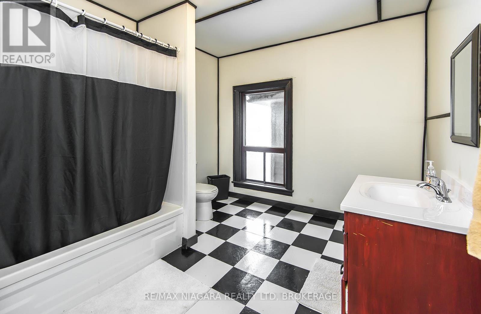 1937 Brookfield Road, Port Colborne, Ontario  L3K 5V3 - Photo 25 - X12603122