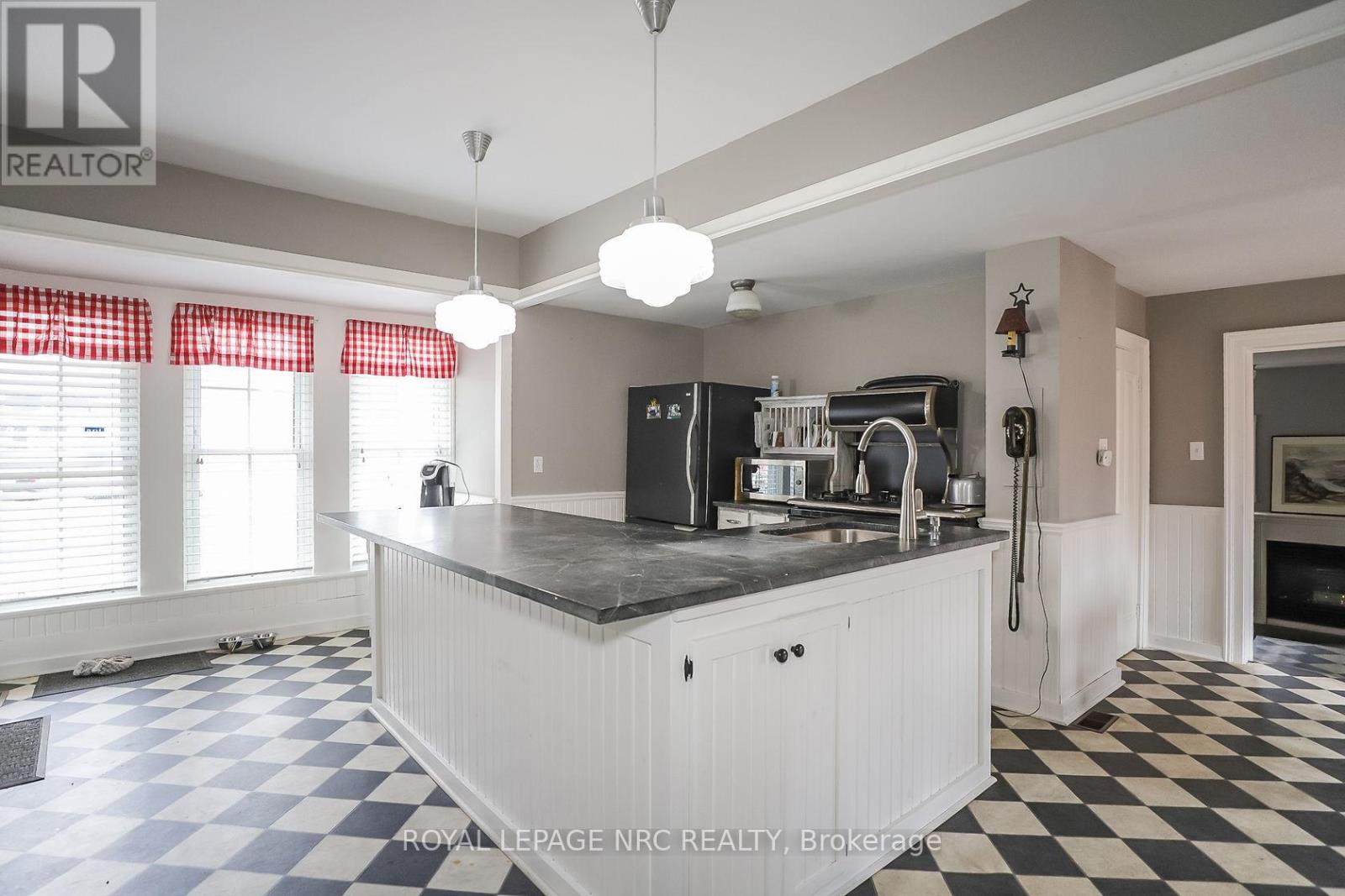 264 Ridge Road N, Fort Erie, Ontario  L0S 1N0 - Photo 8 - X12667854