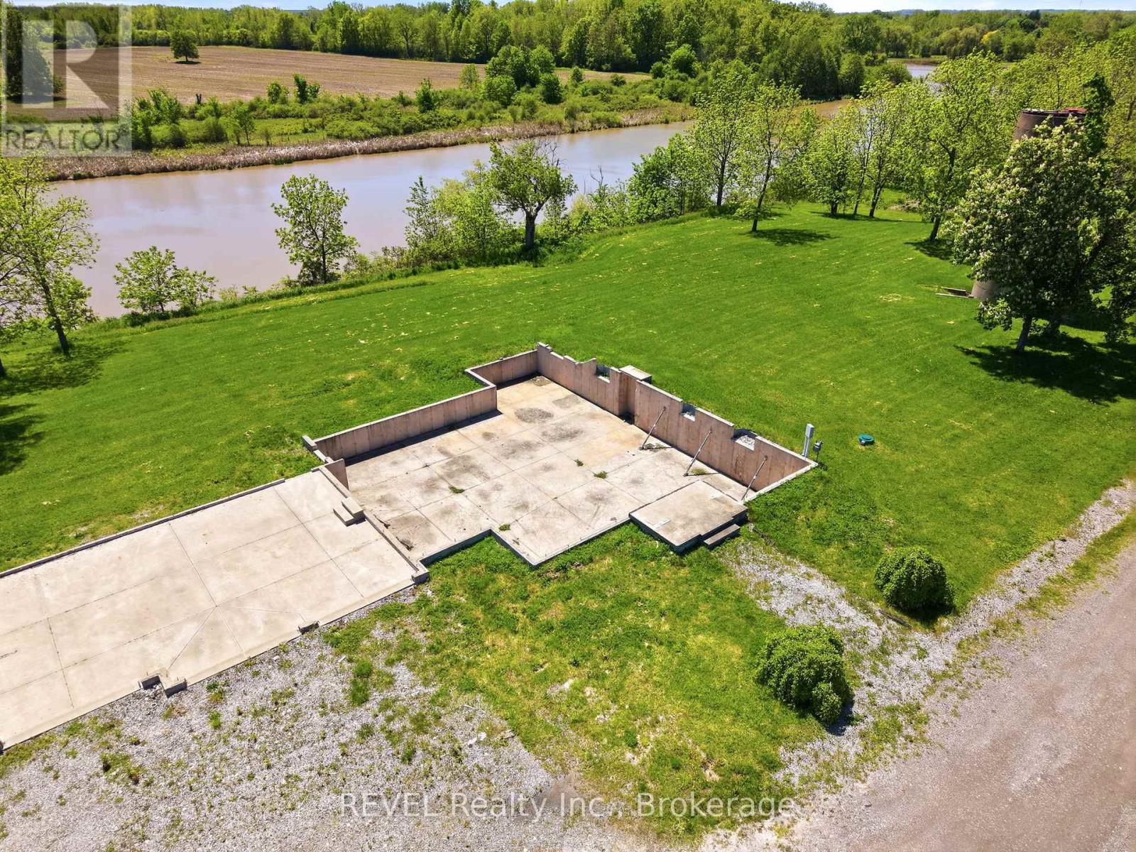 1373 Chippawa Creek Road, Thorold, Ontario  L0S 1K0 - Photo 1 - X12686384