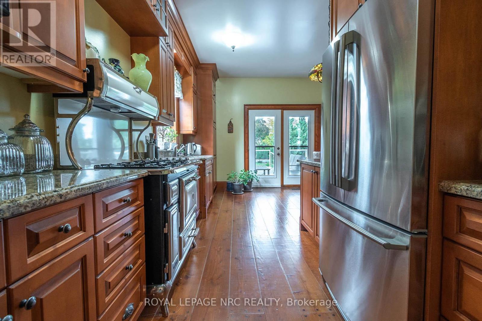 14902 Niagara River Parkway, Niagara-On-The-Lake, Ontario  L0S 1J0 - Photo 8 - X12708880
