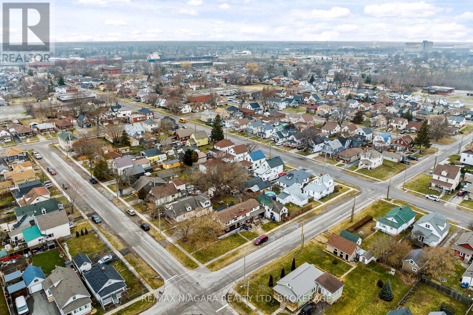 48 Johnston Street, Port Colborne, Ontario  L3K 1G6 - Photo 11 - X12798834