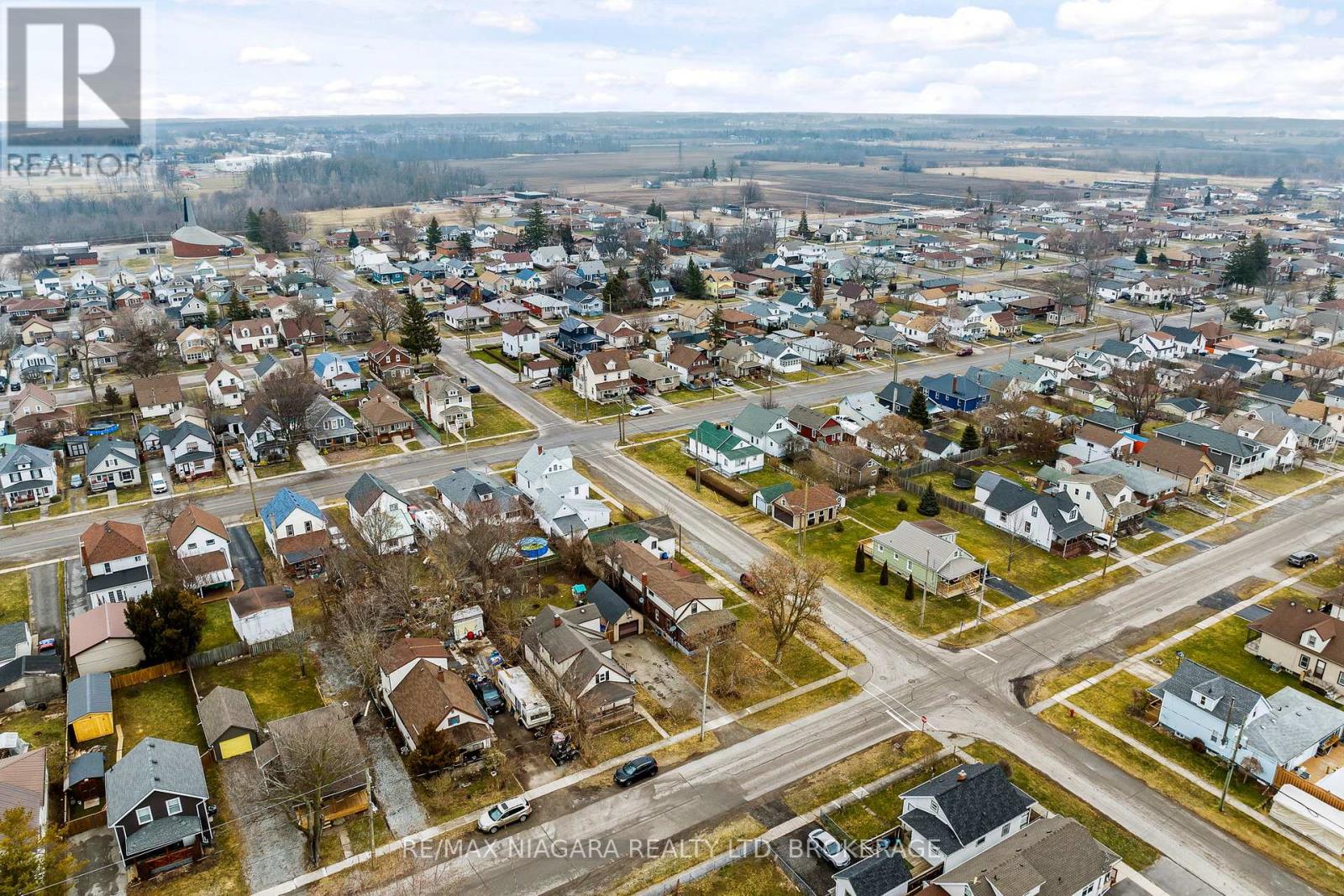 48 Johnston Street, Port Colborne, Ontario  L3K 1G6 - Photo 11 - X12798840
