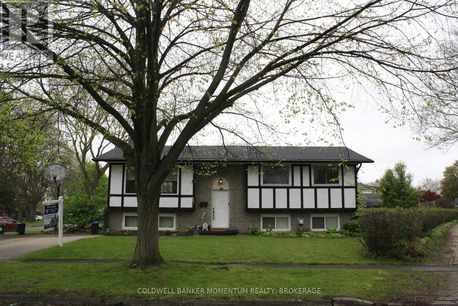 4351 Briarwood Avenue, Niagara Falls, Ontario  L2E 5W2 - Photo 1 - X12816338