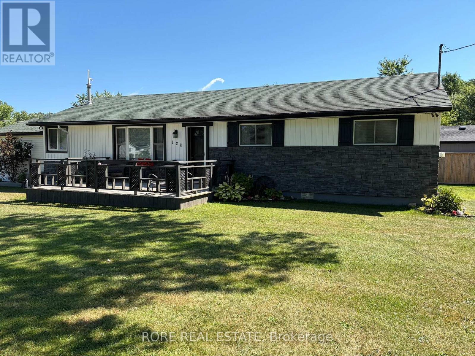 128 Cook Avenue, Fort Erie, Ontario  L0S 1N0 - Photo 1 - X12817924