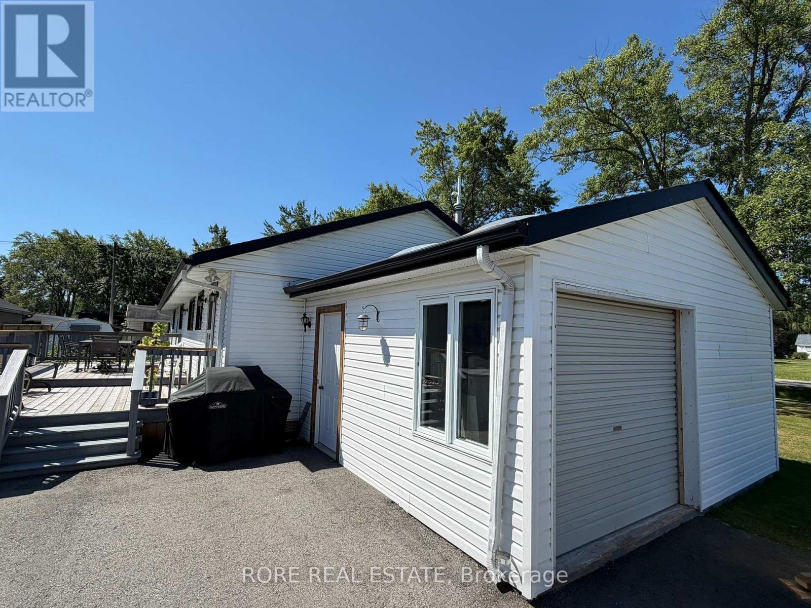 128 Cook Avenue, Fort Erie, Ontario  L0S 1N0 - Photo 3 - X12817924