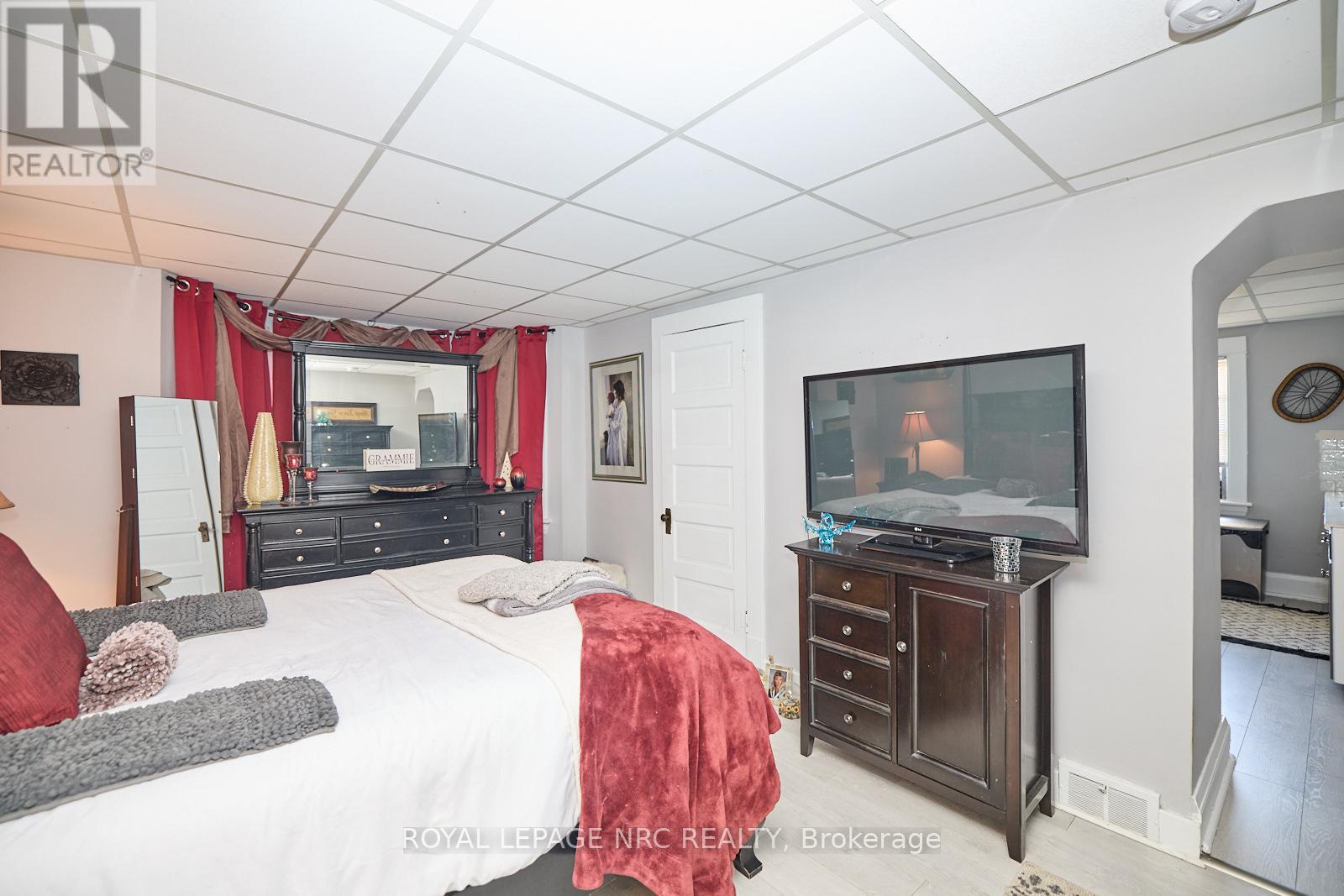 3758 Main Street, Niagara Falls, Ontario  L2G 6B2 - Photo 11 - X12847158