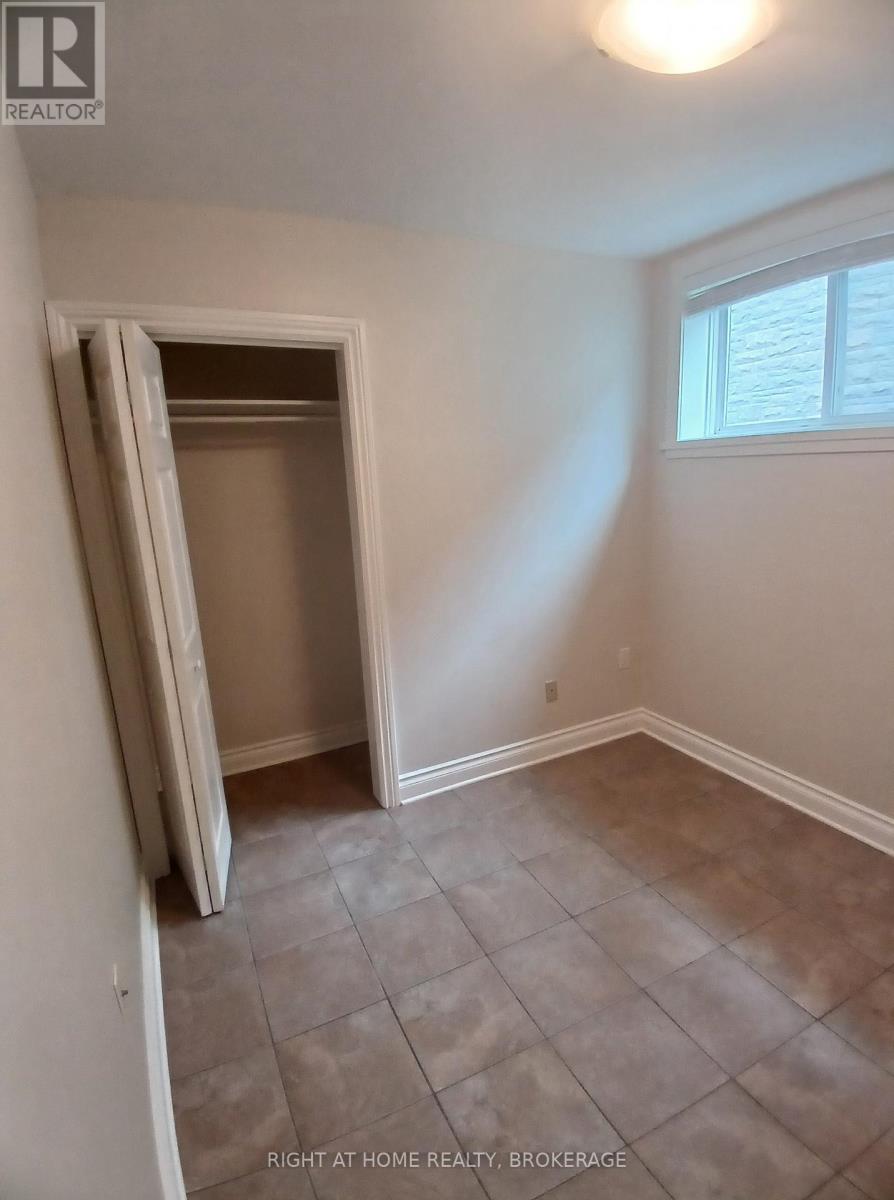 1 - 62 Christie Street, St. Catharines, Ontario  L2N 5H6 - Photo 4 - X12864776