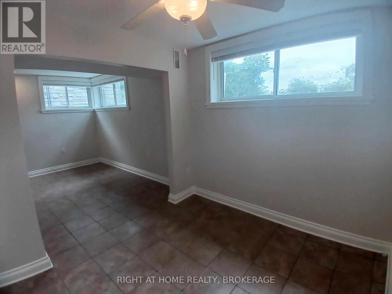 1 - 62 Christie Street, St. Catharines, Ontario  L2N 5H6 - Photo 5 - X12864776