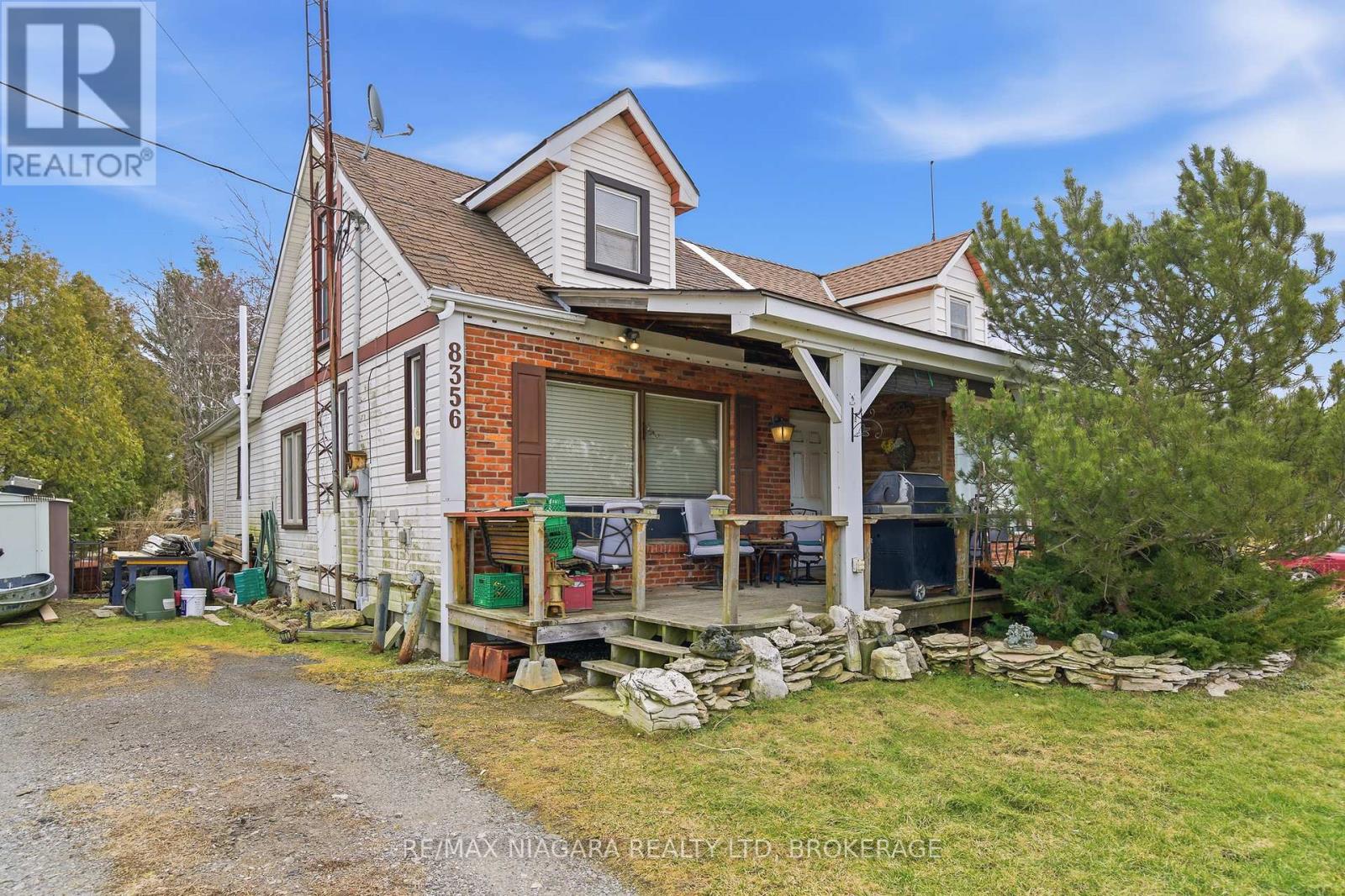 8356 Oakwood Drive, Niagara Falls, Ontario  L2E 6S5 - Photo 3 - X12871144