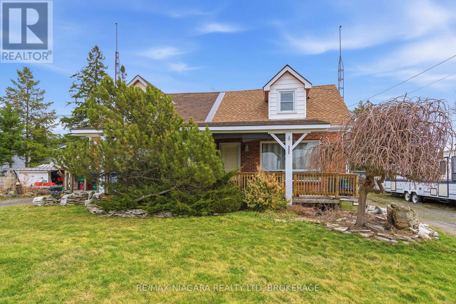 8356 Oakwood Drive, Niagara Falls, Ontario  L2E 6S5 - Photo 4 - X12871144