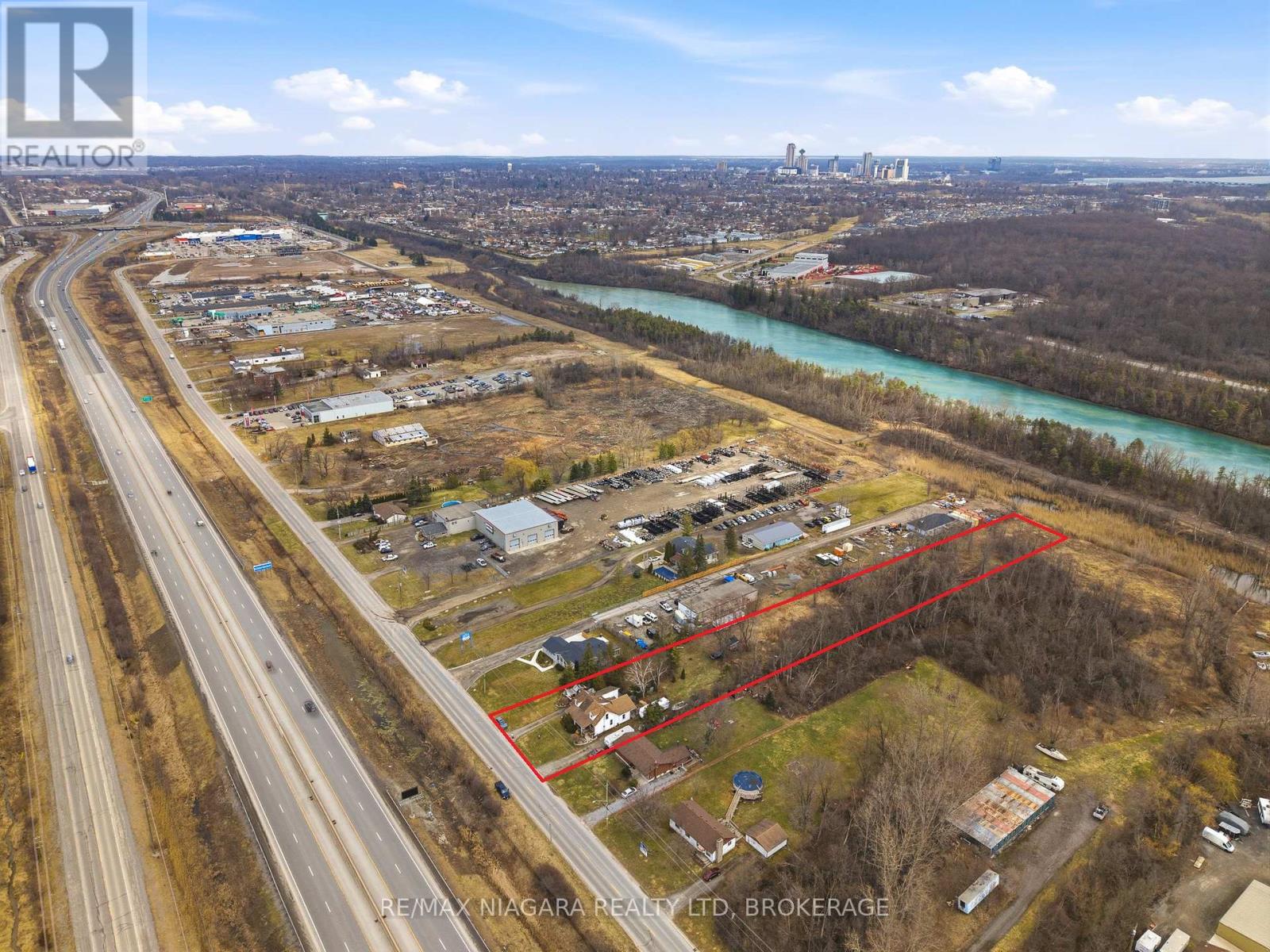 8356 Oakwood Drive, Niagara Falls, Ontario  L2E 6S5 - Photo 11 - X12871238