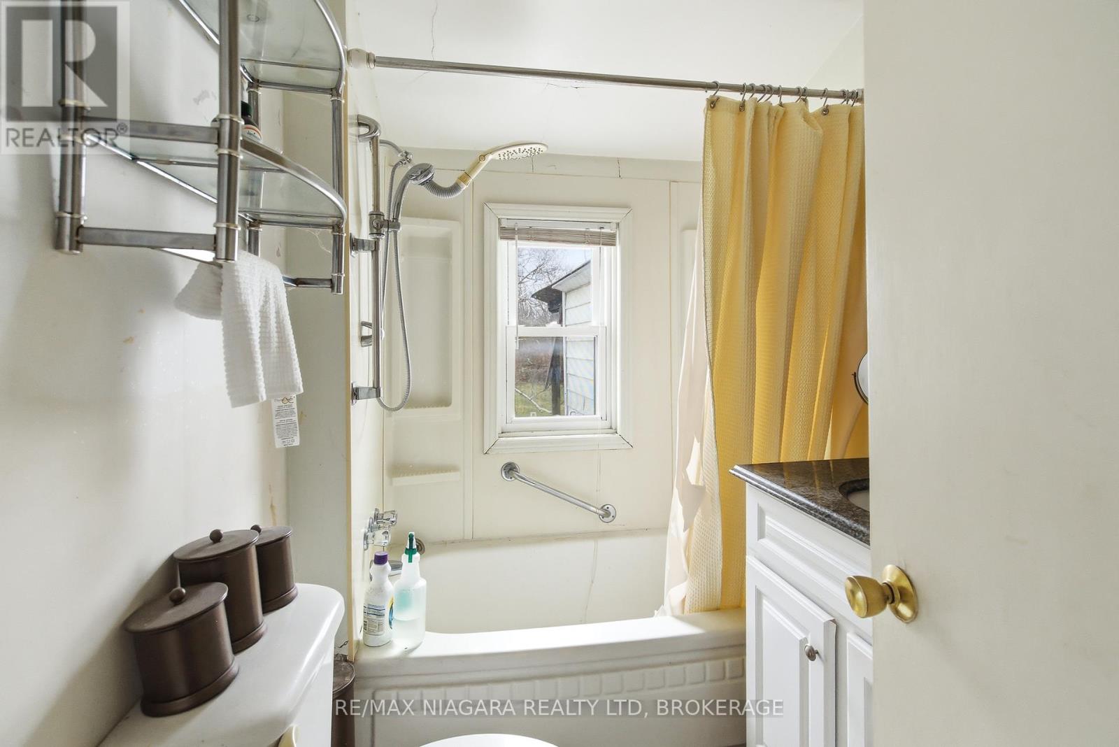 8356 Oakwood Drive, Niagara Falls, Ontario  L2E 6S5 - Photo 17 - X12871238