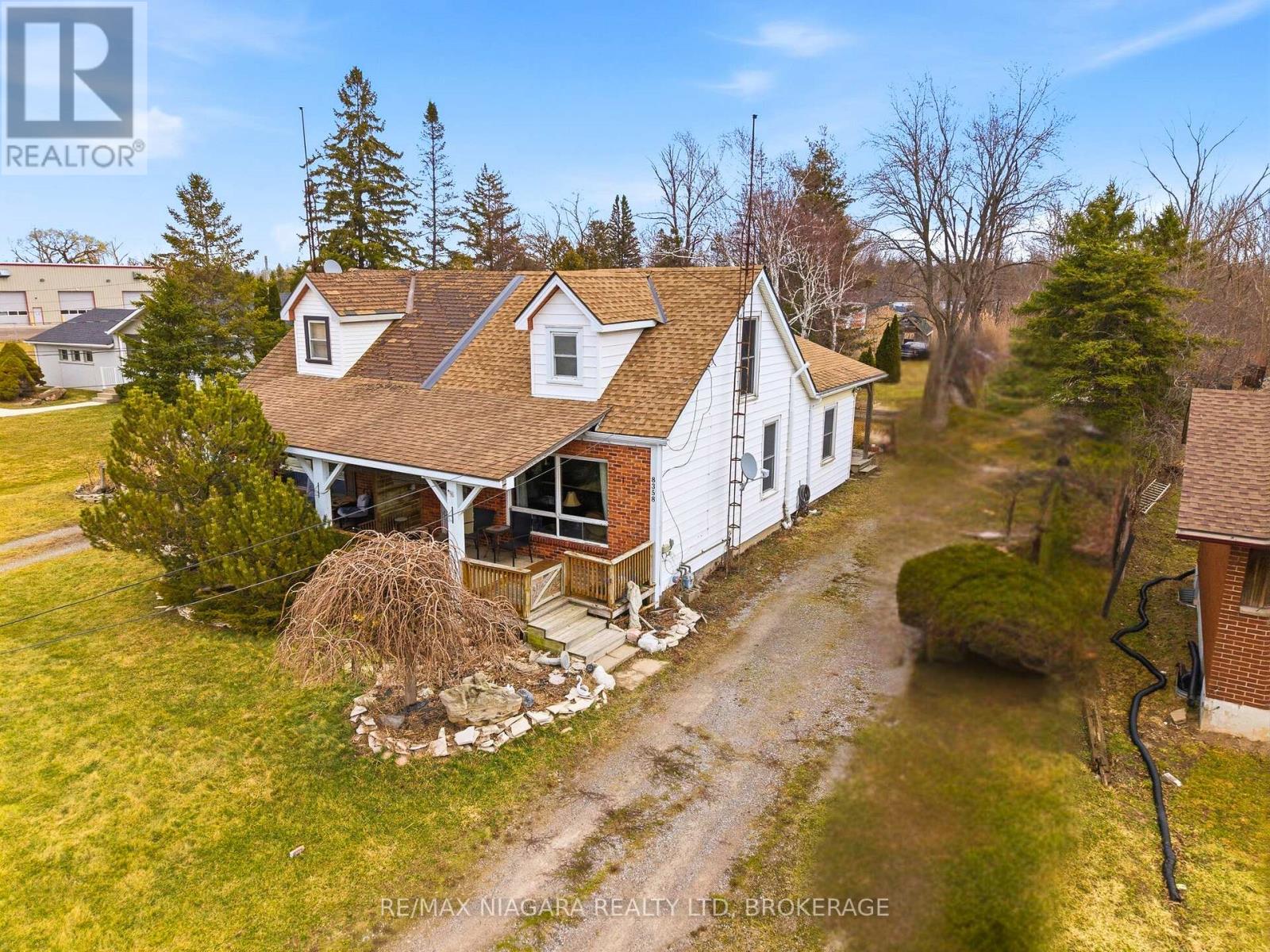 8356 Oakwood Drive, Niagara Falls, Ontario  L2E 6S5 - Photo 3 - X12871238