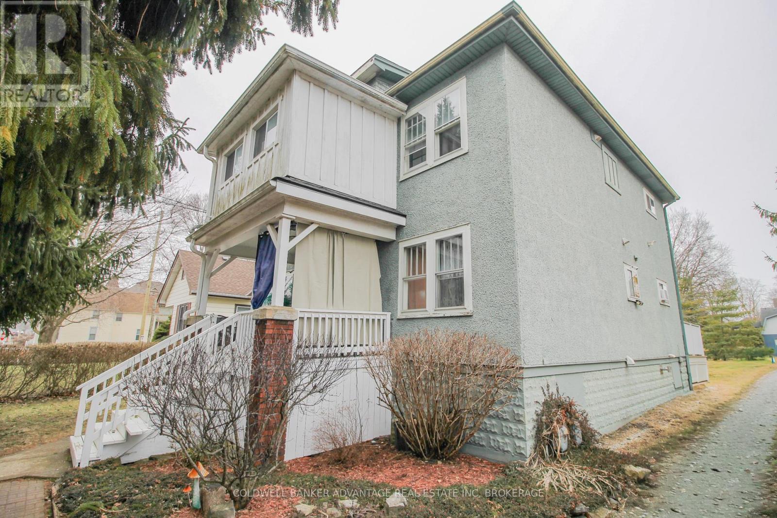 86 Adelaide Street, Port Colborne, Ontario  L3K 2W5 - Photo 2 - X12871792