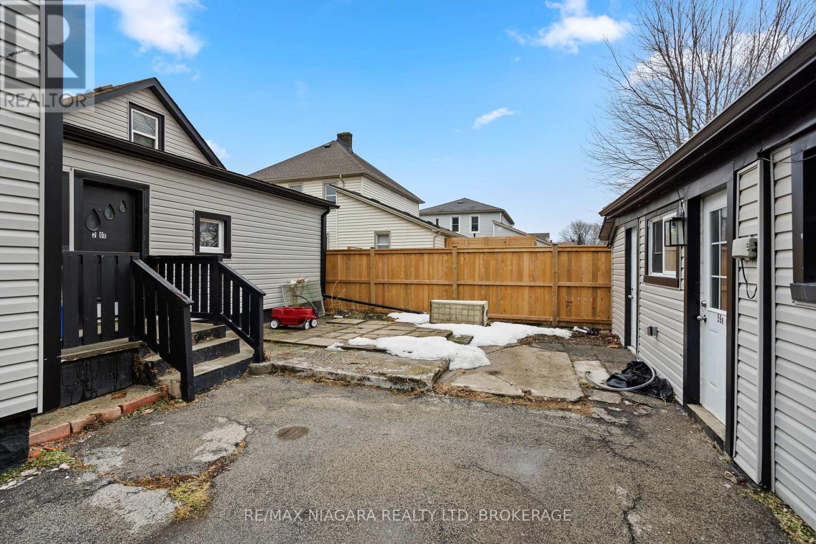 224 Mitchell Street, Port Colborne, Ontario  L3K 1Y3 - Photo 5 - X12887386