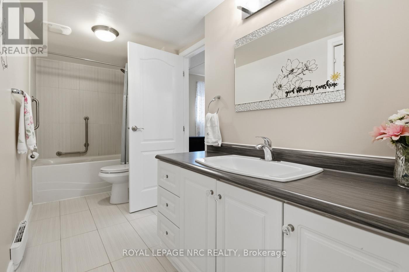 217 - 4658 Drummond Road, Niagara Falls, Ontario  L2E 7E1 - Photo 11 - X12903020