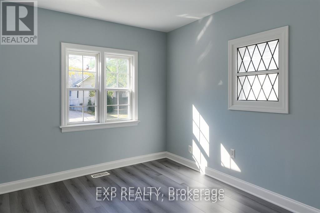 20 Marmora Street, St. Catharines, Ontario  L2P 3C1 - Photo 11 - X12906776