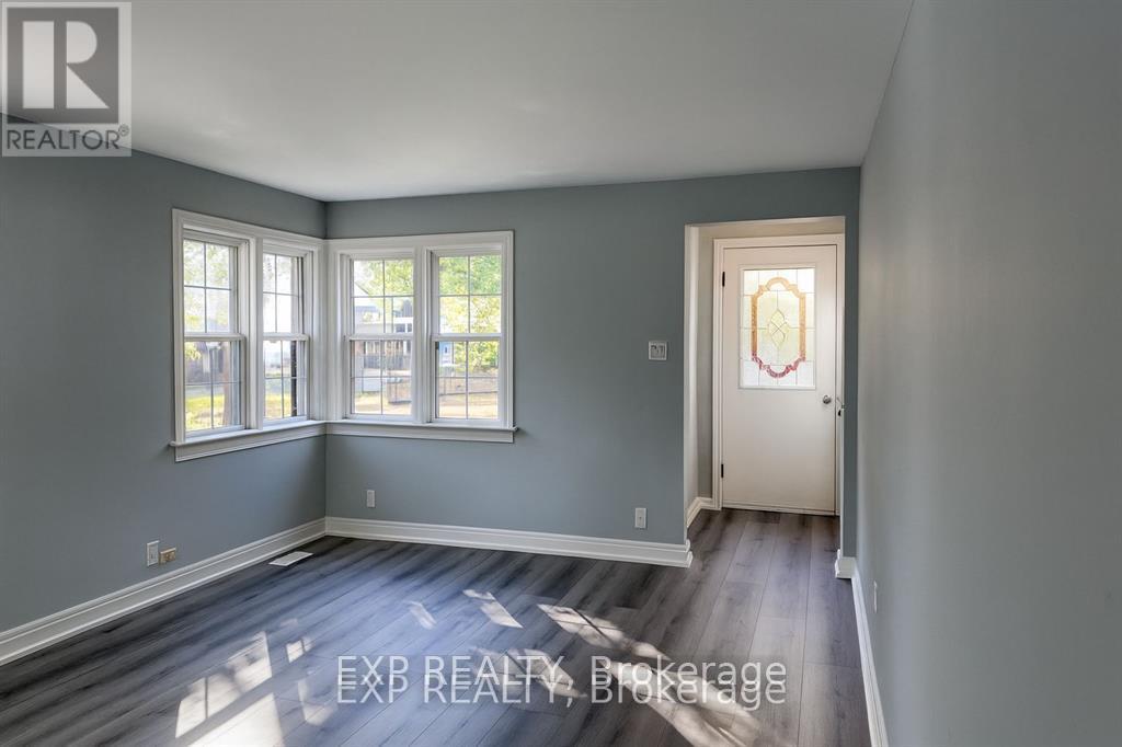 20 Marmora Street, St. Catharines, Ontario  L2P 3C1 - Photo 5 - X12906776