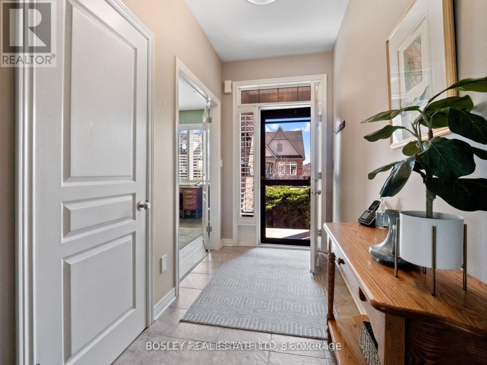 50 Aaron Trail, Welland, Ontario  L3B 6G4 - Photo 2 - X12913478