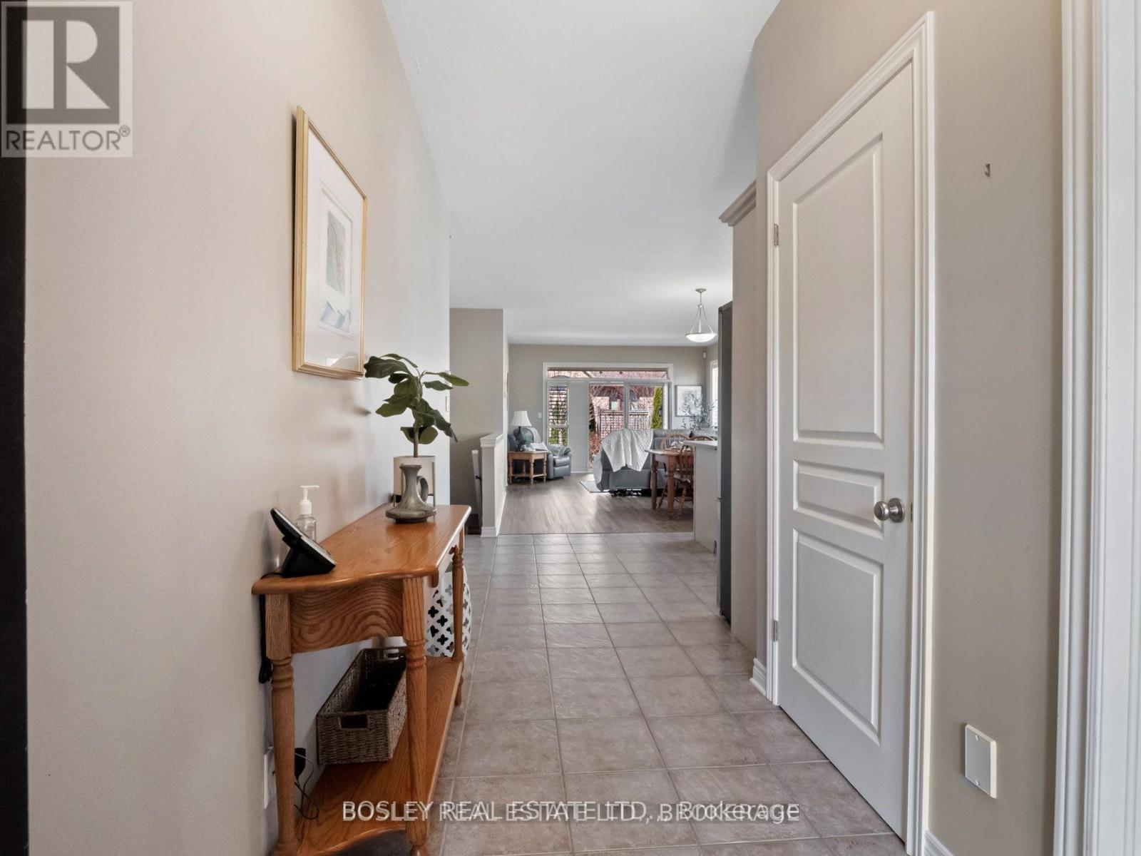50 Aaron Trail, Welland, Ontario  L3B 6G4 - Photo 4 - X12913478
