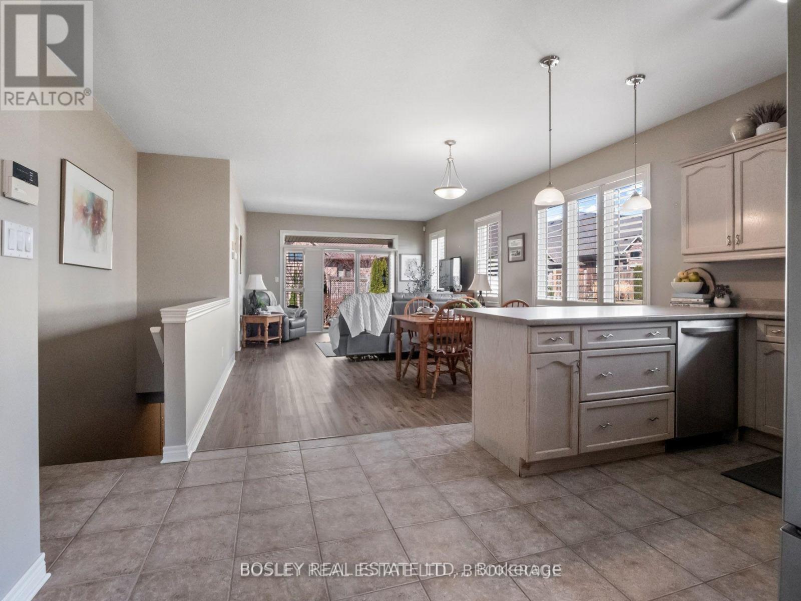 50 Aaron Trail, Welland, Ontario  L3B 6G4 - Photo 5 - X12913478