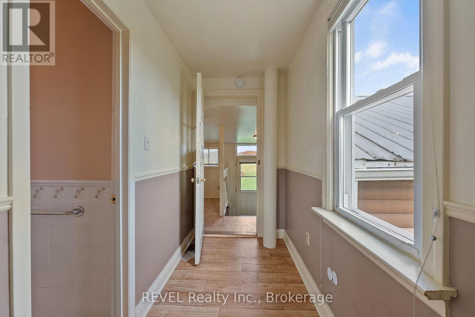 801 South Coast Drive, Haldimand, Ontario  N0A 1L0 - Photo 16 - X12914746