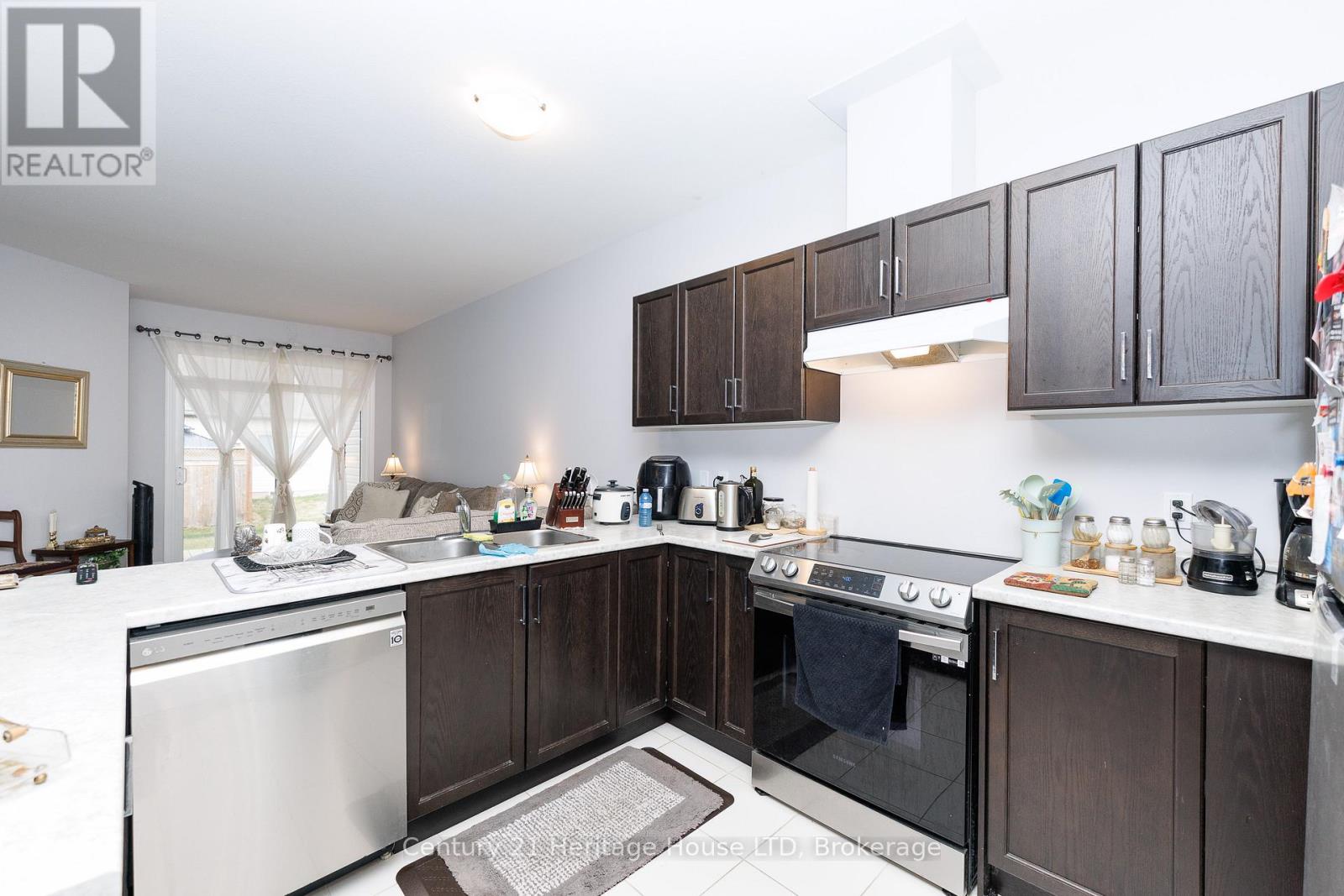 397 Hummel Crescent, Fort Erie, Ontario  L2A 0E8 - Photo 4 - X12918342